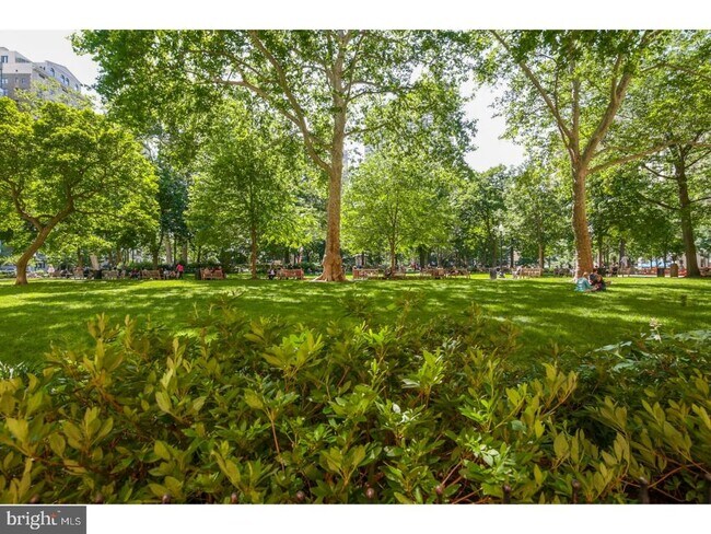 Building Photo - 219 S 18th St