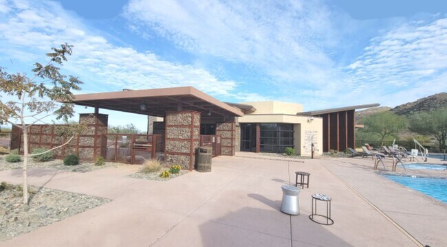 Building Photo - Luxury at Vistal