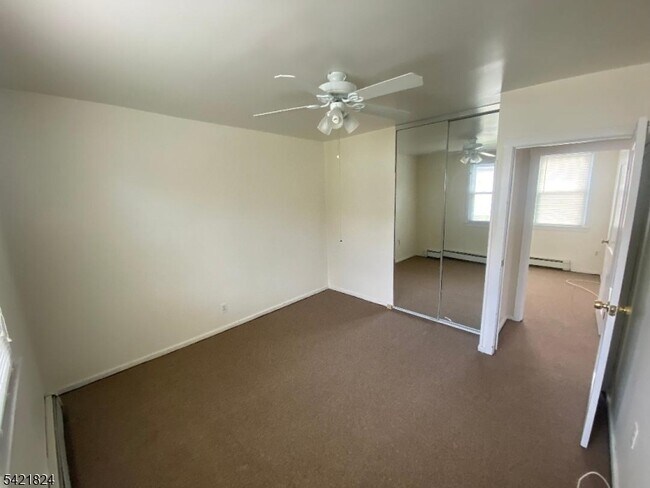 Building Photo - 15 Claverack Rd