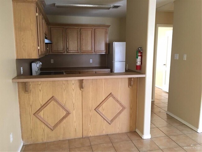 Building Photo - 27 Lilia Dr