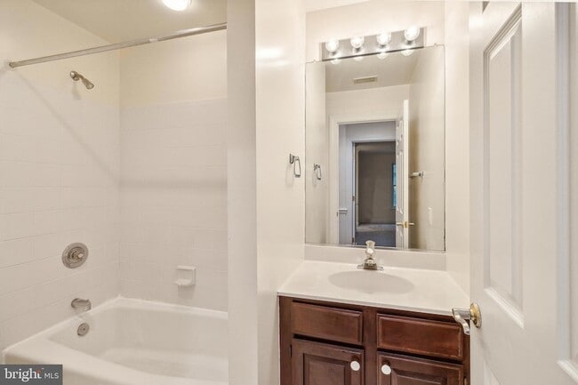 Building Photo - 2527 Hunter Mill Rd