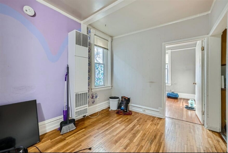 Building Photo - 617 Maryland Ave E