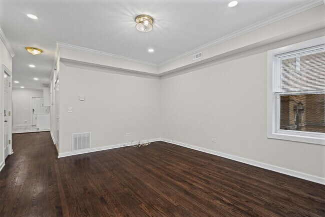 Building Photo - 1742 N Mayfield Ave