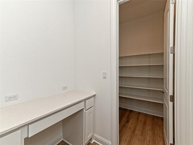 Building Photo - 270 Prairie Clover Dr