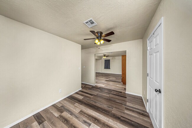 Building Photo - 1702 NW 45th St