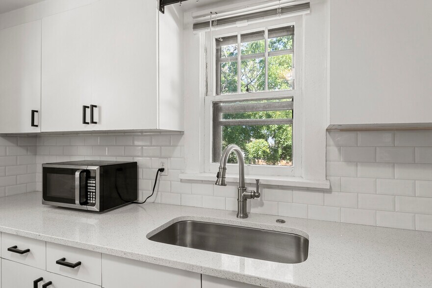 Building Photo - 3555 S Bannock St