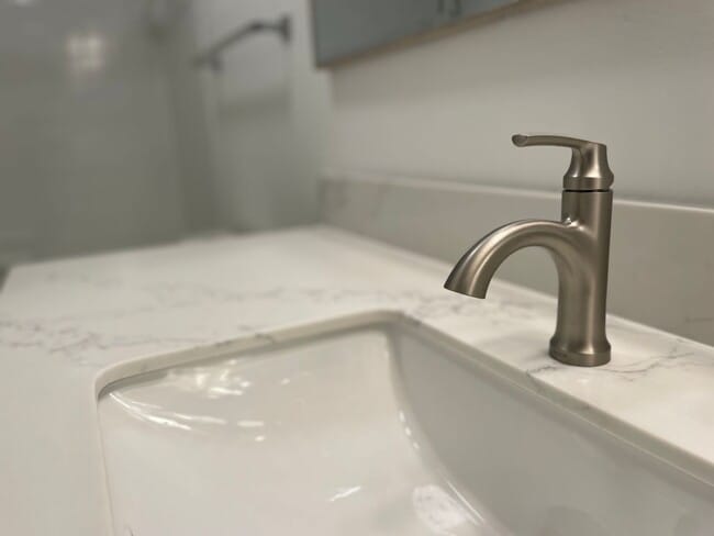 Building Photo - Renovated 2 Bedroom, 2 Bath First Floor in...