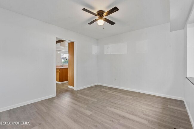 Building Photo - 8 Holton Ln