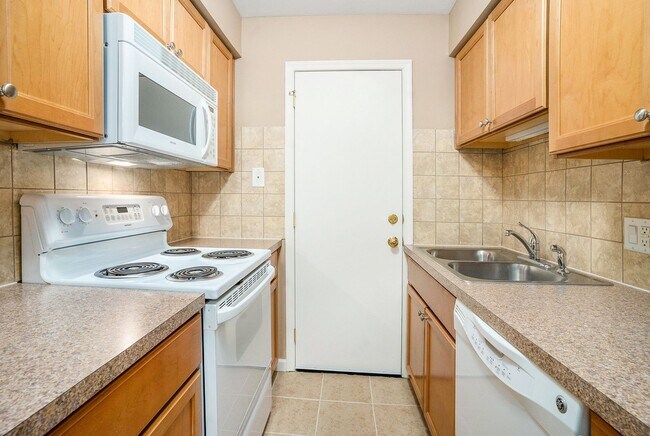 Building Photo - Almont Terrace Apartments