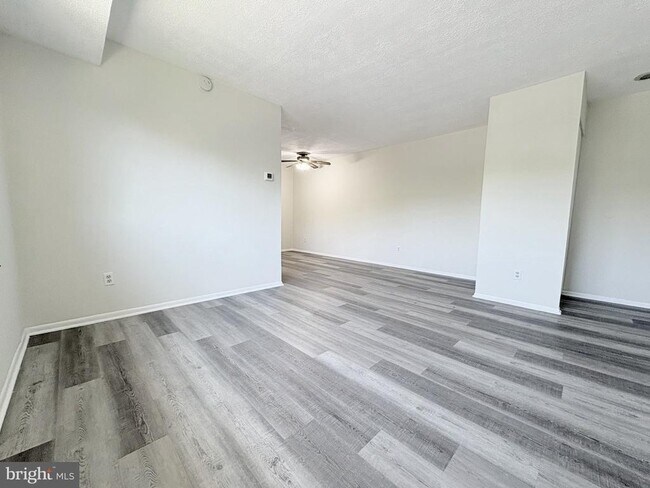 Building Photo - 11905 Tarragon Rd