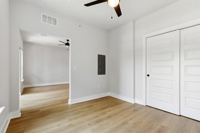 Building Photo - 3101 Govalle Ave