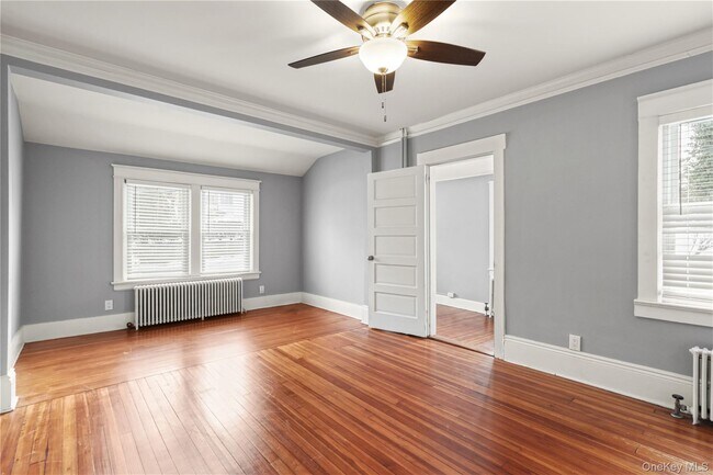 Building Photo - 559 Bedford Rd