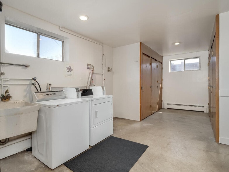 Building Photo - 4965 3rd St NE