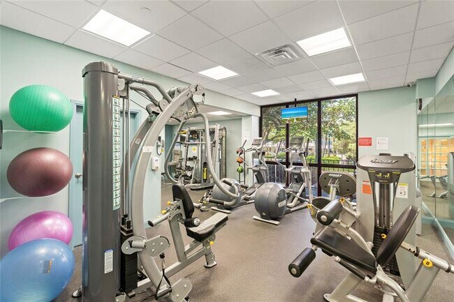 Building Photo - 4900 N Ocean Blvd