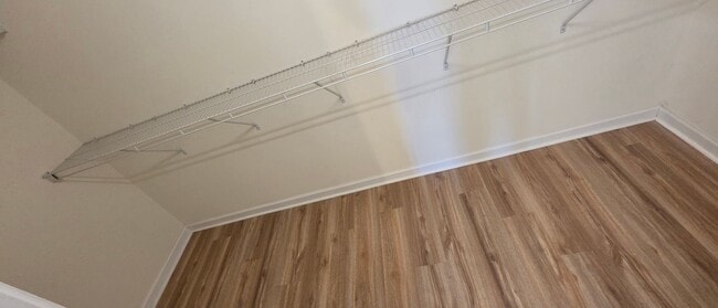 Building Photo - Prime Location Townhouse