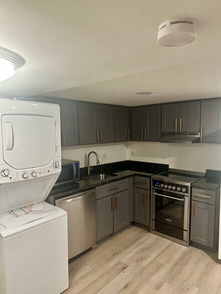 Building Photo - 2009 Flagler Pl NW