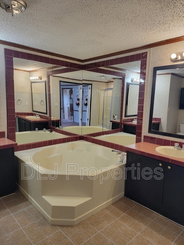 Building Photo - 2149 McCleary Rd