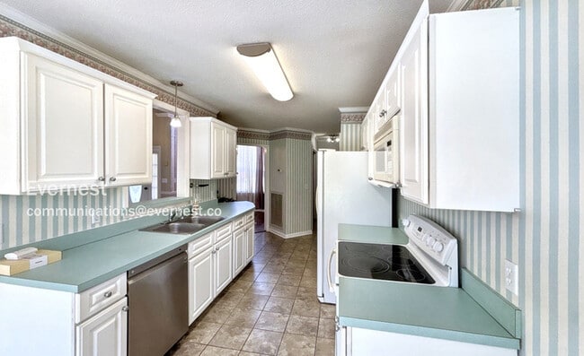 Building Photo - Spacious 3 Bedroom Home in Ooltewah / Deck...