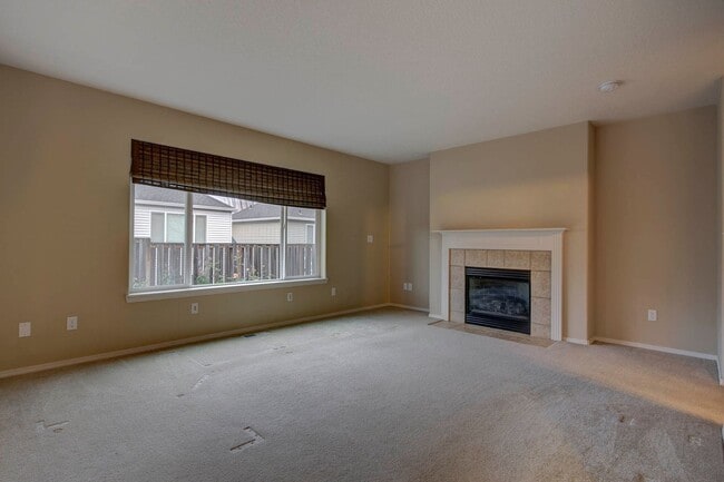 Building Photo - Bethany Single Family Home 4 Bed + Office 2.5 Bath!