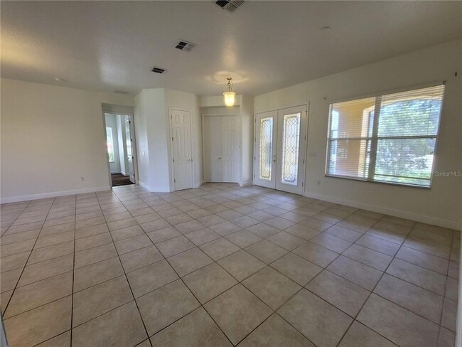 Building Photo - 113 Torino Ln