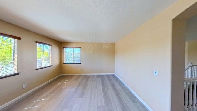 Building Photo - 37978 Spur Dr