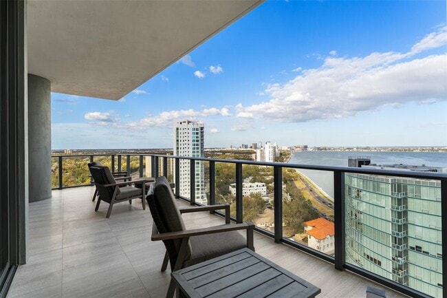 Building Photo - 3015 S Ysabella Ave