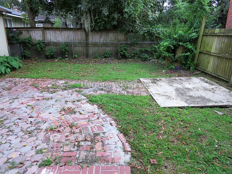 Building Photo - 2858 Olga Pl