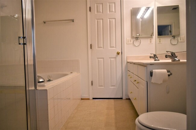 Building Photo - 2427 Dew Meadow Ct
