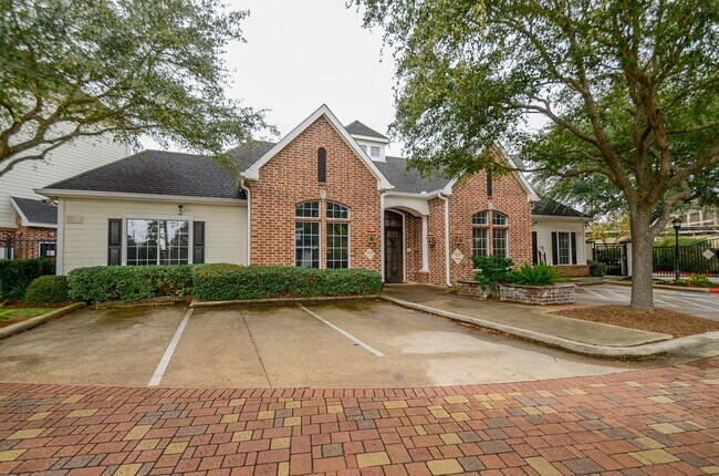 Building Photo - 9200 Westheimer Rd