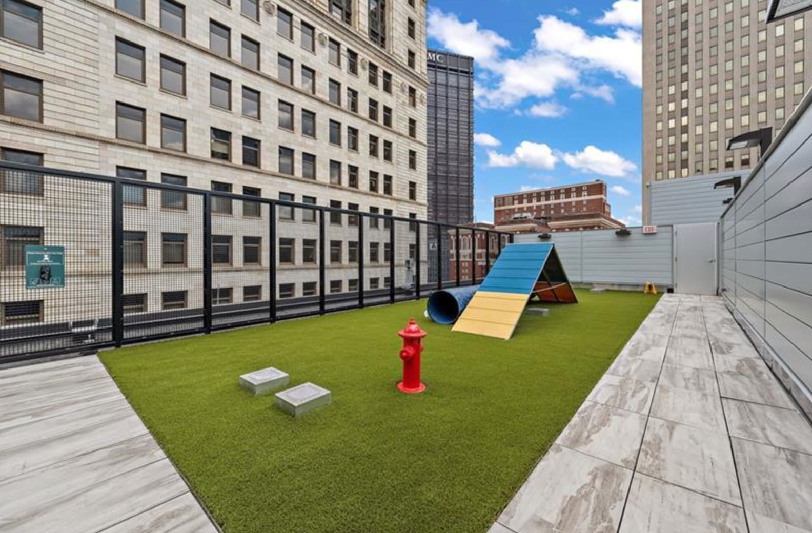 Building Photo - 350 Oliver Ave