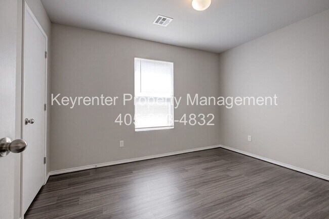 Building Photo - 3516 SE 94th St