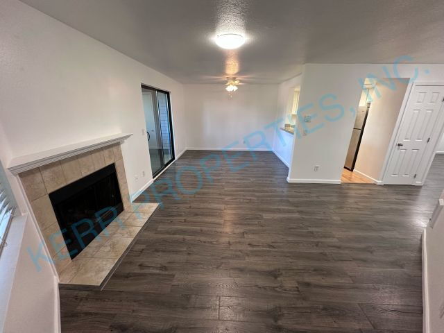 Building Photo - FREE RENT! Charming 2-Bed Condo in Clackam...