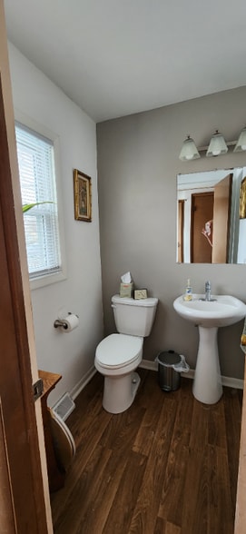 Building Photo - 9 E 21st St