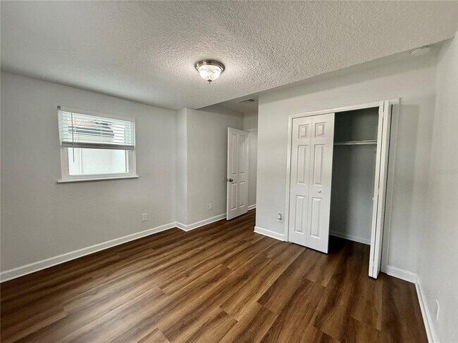 Building Photo - 901 Concord St