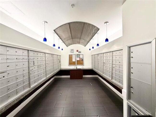 Building Photo - 6001 SW 70th St