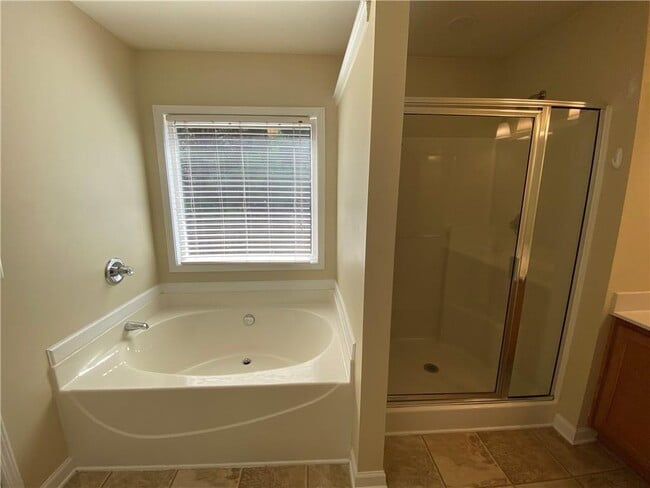 Building Photo - 3367 Harvest Ridge Ln NE