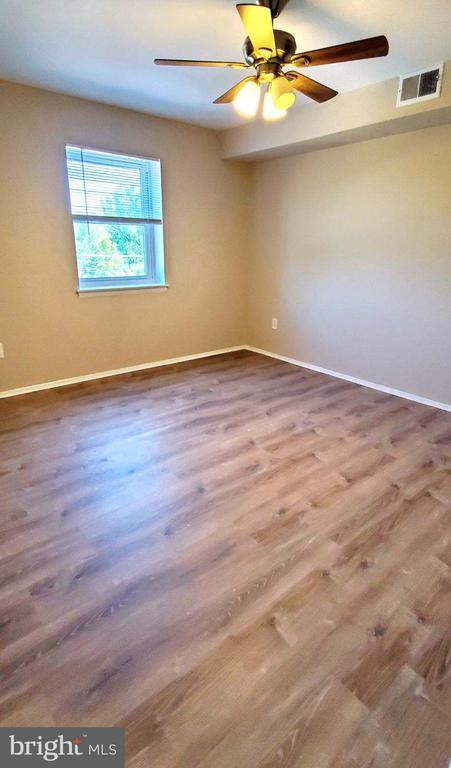 Building Photo - 311 W 4th St