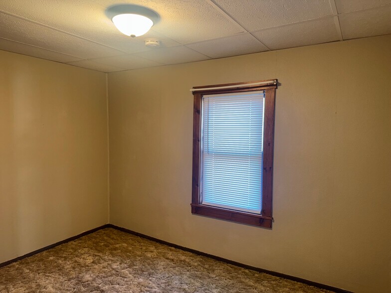 Building Photo - 1951 Route 481