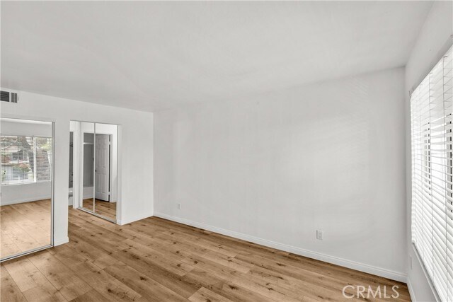 Building Photo - 5500 Owensmouth Ave