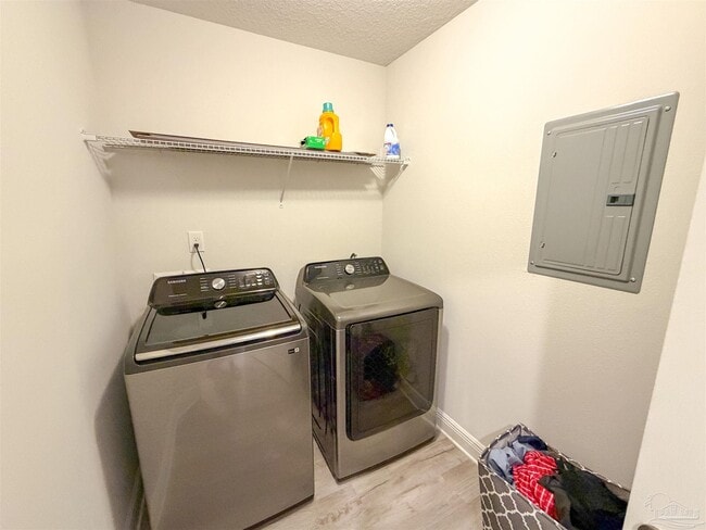 Building Photo - 392 Hilburn Ln
