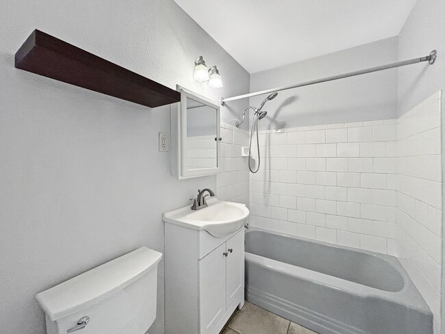 Building Photo - Beautifully Upgraded 2B/2BA House W/ 2-Car...