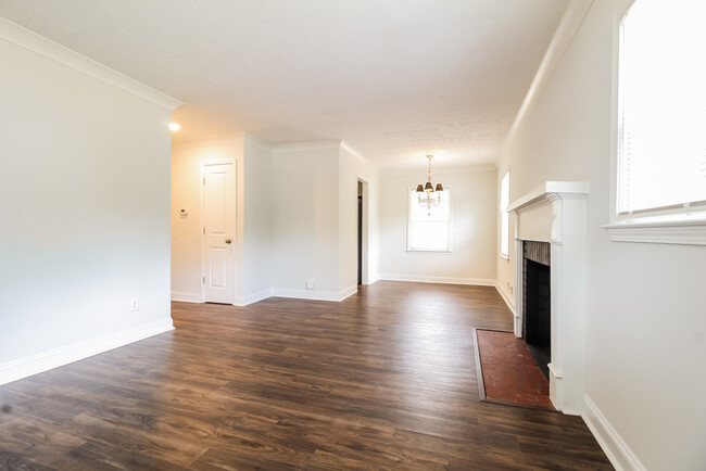 Building Photo - 3 Bedroom in Greenville