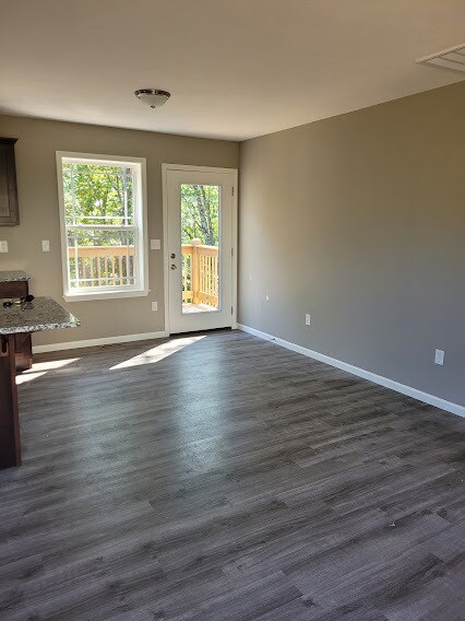 Building Photo - 305 Dogwood Pl