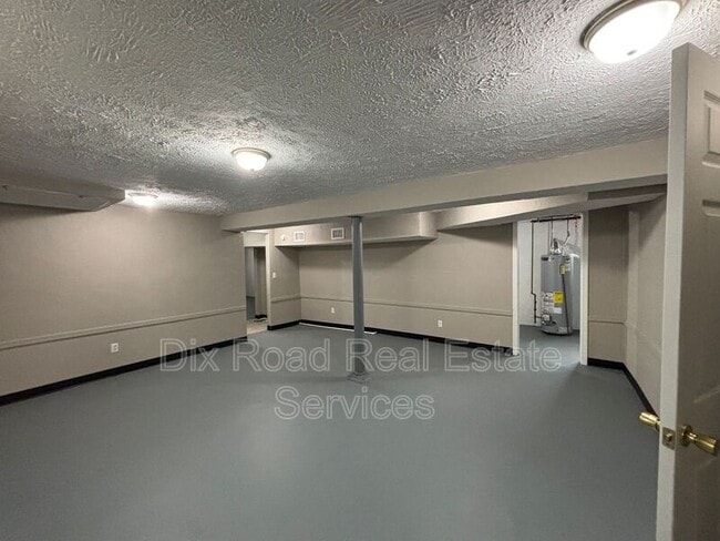 Building Photo - 1198 West Way