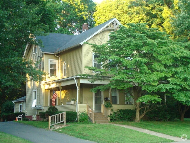 Building Photo - 130 Hartford Ave