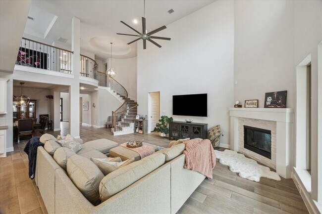 Building Photo - 9823 Magnolia Ests Ln