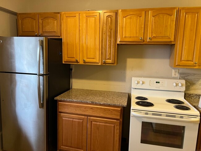 Building Photo - 80 Cartright St