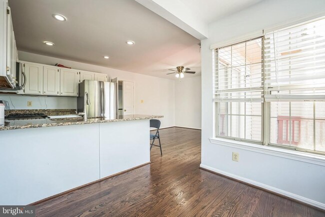 Building Photo - 44022 Gala Cir