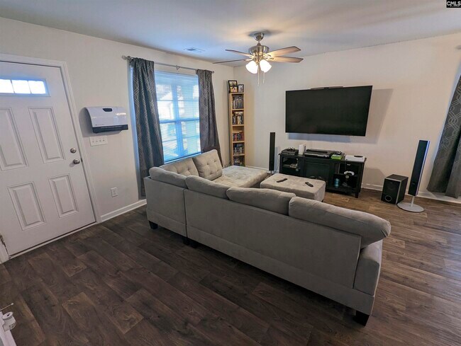 Building Photo - 139 Weeping Willow Cir