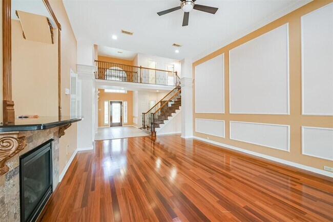 Building Photo - 4003 Bountiful Crest Ln